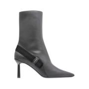 Puntige Neus Leren Laarzen met Zijrits Salvatore Ferragamo , Black , D...