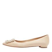 Pre-owned Satin flats Manolo Blahnik Pre-owned , Beige , Dames