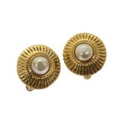 Pre-owned Metal earrings Chanel Vintage , Yellow , Dames