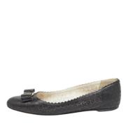 Pre-owned Leather flats Salvatore Ferragamo Pre-owned , Black , Dames