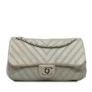 Pre-owned Leather shoulder-bags Chanel Vintage , Gray , Dames