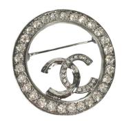 Pre-owned Metal brooches Chanel Vintage , Gray , Dames