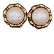 Pre-owned Metal earrings Chanel Vintage , Yellow , Dames