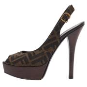 Pre-owned Canvas heels Fendi Vintage , Brown , Dames