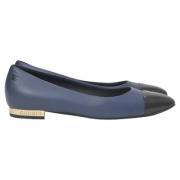 Pre-owned Leather flats Chanel Vintage , Blue , Dames