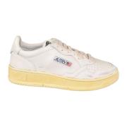 Stijlvolle witte leren sneakers voor vrouwen Autry , White , Dames