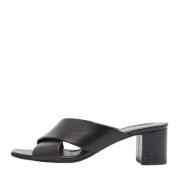 Pre-owned Leather sandals Yves Saint Laurent Vintage , Black , Dames