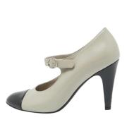 Pre-owned Leather heels Chanel Vintage , Gray , Dames