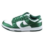 Satin Green Dunk Low Sneakers Nike , Green , Dames