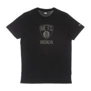 Brooklyn Nets Reflecterende Print Tee Zwart New Era , Black , Heren