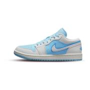 Klassieke Lage Top Sneaker IJsblauw Jordan , Blue , Dames