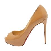 Pre-owned Leather heels Christian Louboutin Pre-owned , Beige , Dames