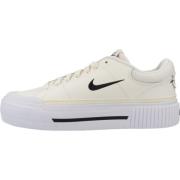 Verhoog je sneaker game met Court Legacy Lift Nike , Beige , Dames