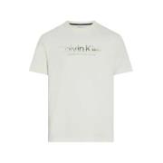 Diffused Log T-Shirt in Wit Calvin Klein , White , Heren