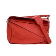 Pre-owned Leather shoulder-bags Loewe Pre-owned , Red , Dames