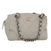 Pre-owned Leather shoulder-bags Chanel Vintage , White , Dames