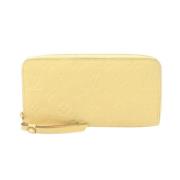 Pre-owned Leather wallets Louis Vuitton Vintage , Yellow , Dames