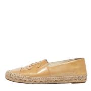 Pre-owned Leather flats Chanel Vintage , Beige , Dames