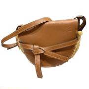 Pre-owned Leather shoulder-bags Loewe Pre-owned , Brown , Dames