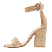 Pre-owned Suede sandals Gianvito Rossi Pre-owned , Beige , Dames