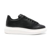 Zwarte Oversized Sneakers met Omgekeerde Schedel Alexander McQueen , B...