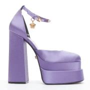 Pre-owned Satin heels Versace Pre-owned , Purple , Dames