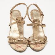 Pre-owned Canvas sandals Burberry Vintage , Yellow , Dames