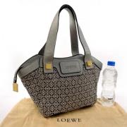 Pre-owned Canvas shoulder-bags Loewe Pre-owned , Gray , Dames