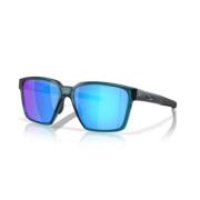 Sportieve zonnebril met uniek ontwerp Oakley , Blue , Unisex