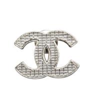 Pre-owned Metal brooches Chanel Vintage , Gray , Dames