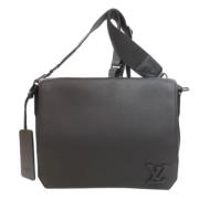 Pre-owned Leather shoulder-bags Louis Vuitton Vintage , Black , Dames