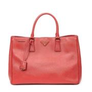 Pre-owned Leather handbags Prada Vintage , Red , Dames