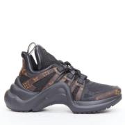 Pre-owned Fabric sneakers Louis Vuitton Vintage , Black , Dames