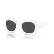 Stijlvolle zonnebril voor jouw look Prada , White , Unisex