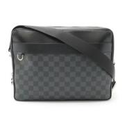 Pre-owned Canvas shoulder-bags Louis Vuitton Vintage , Black , Dames