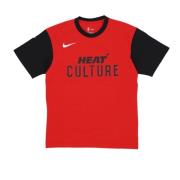 Miami Heat NBA Tee Courtside Culture Nike , Multicolor , Heren