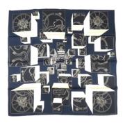 Pre-owned Silk scarves Hermès Vintage , Blue , Dames