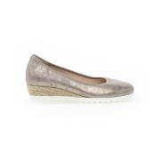 Beige-gouden metallic leren ballerina flats Gabor , Yellow , Dames