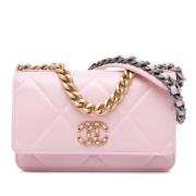 Pre-owned Leather shoulder-bags Chanel Vintage , Pink , Dames