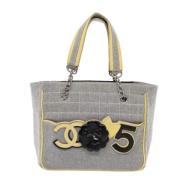 Pre-owned Canvas totes Chanel Vintage , Gray , Dames