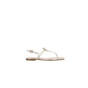 Gouden Metallic Platte Sandalen met Kenmerkende Gesp Roger Vivier , Ye...