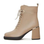 Luxe Leren Enkellaarzen Cesare Gaspari , Beige , Dames