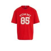 Tommy Hilfiger T-shirt met tekst rood Jongens Katoen Ronde hals Tekst ...