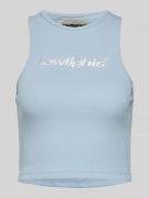 Korte tanktop met labelstitching, model 'BASIC'