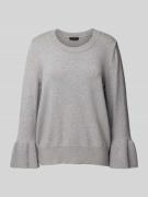 Gebreide pullover met trompetmouwen