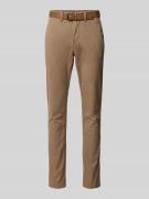 Slim fit chino met riem