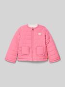 Gewatteerd jack met labeldetail