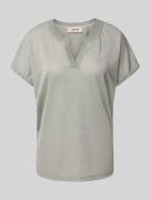 T-shirt met geribde V-hals, model 'KILANA'