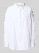 Boxy fit overhemdblouse met extra brede schouders, model 'Sunna'