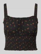Korte top met smokdetails